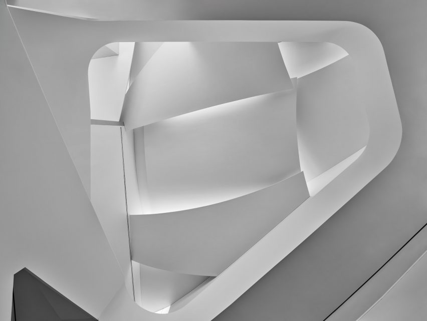 Nancy and Rich Kinder Building by Steven Holl Architects