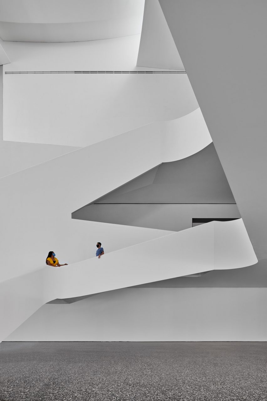 Nancy and Rich Kinder Building by Steven Holl Architects