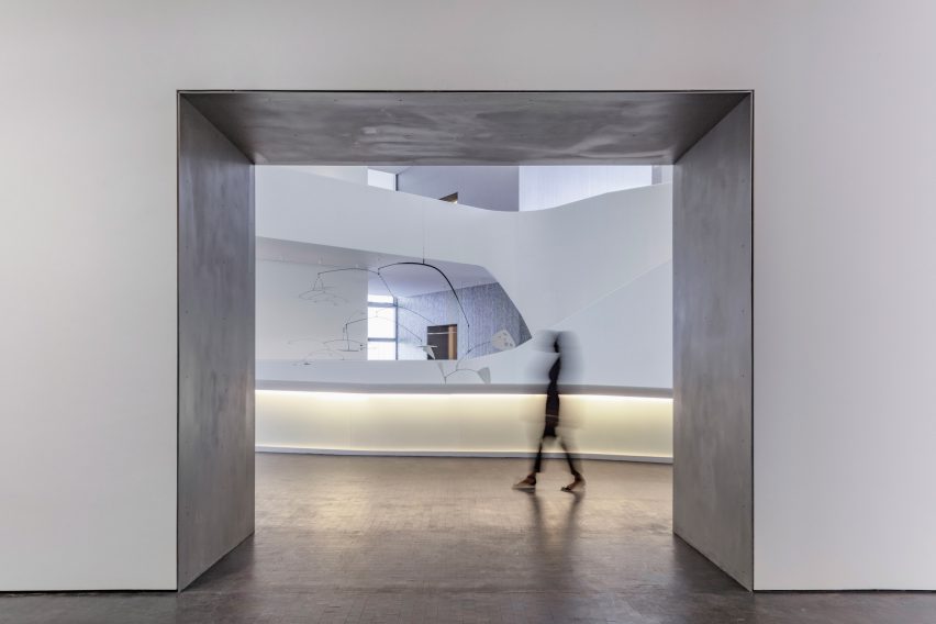 Nancy and Rich Kinder Building by Steven Holl Architects
