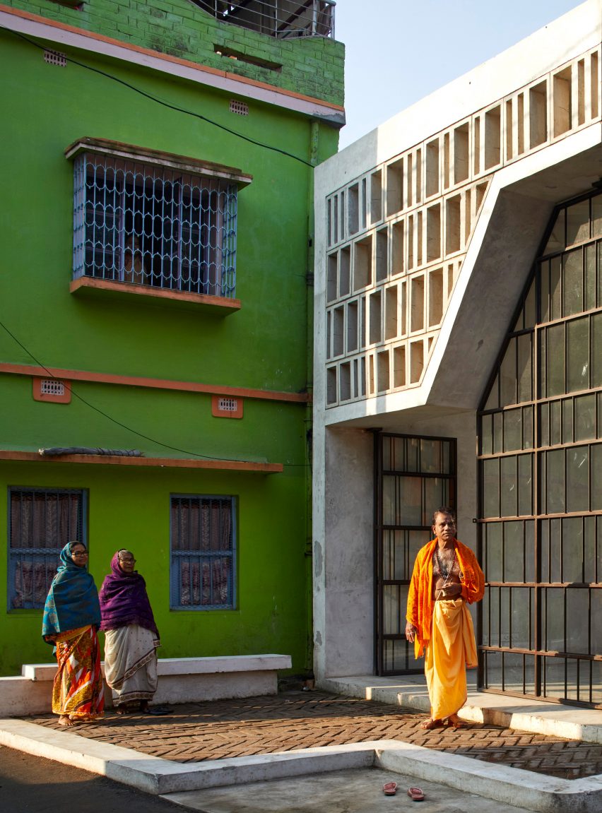 Narayantala Thakurdalan by Abin Design Studio