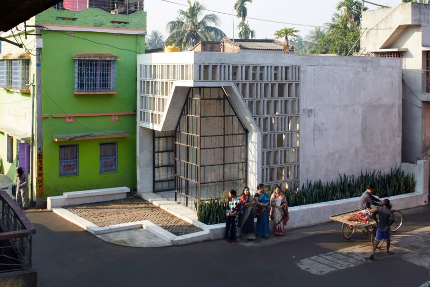 Narayantala Thakurdalan by Abin Design Studio