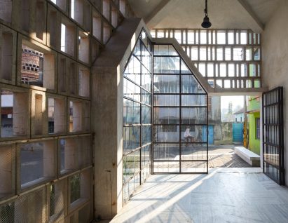 Interior of Narayantala Thakurdalan by Abin Design Studio