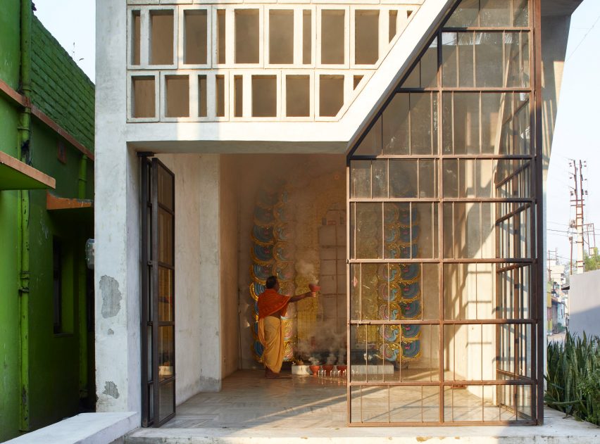 Narayantala Thakurdalan by Abin Design Studio
