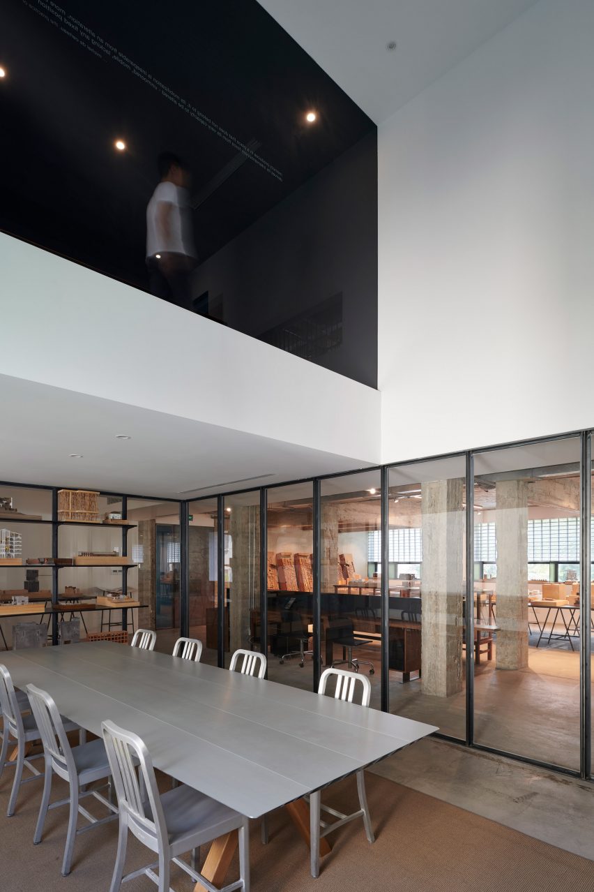 No 31 Jiaozhoulu by Neri&Hu