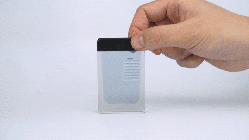 Nseen perfume bottle from Jiani Zeng and Honghao Deng's Illusory Material project