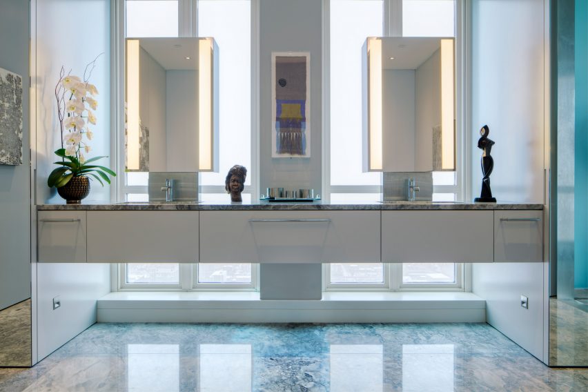 Bathroom of Residence for Two Collectors by Wheeler Kearns Architects