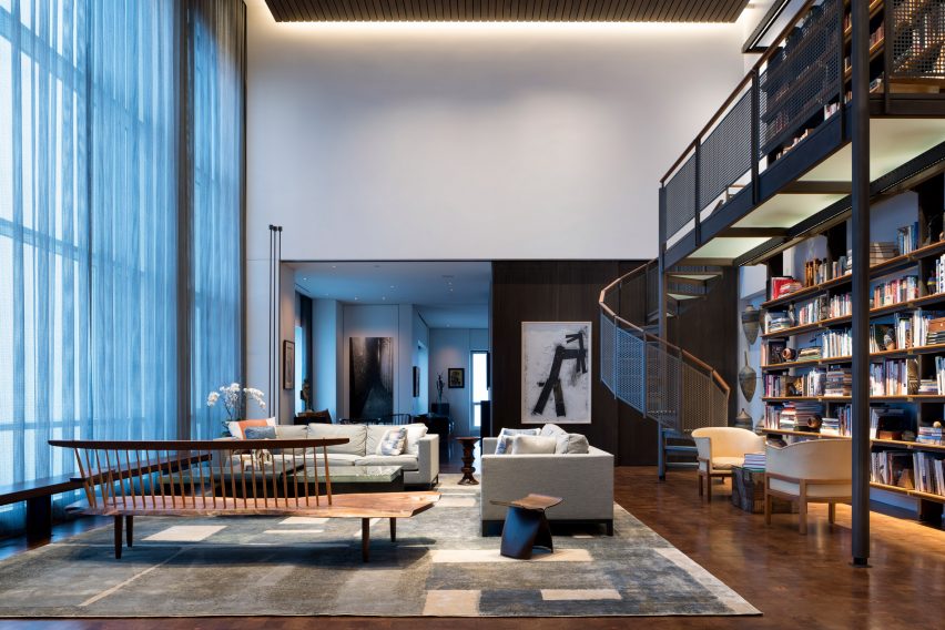 Chainmail drapery at Residence for Two Collectors by Wheeler Kearns ArchitectsChainmail curtains let light into the living room
