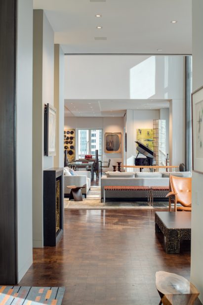 Sitting room of Residence for Two Collectors by Wheeler Kearns Architects