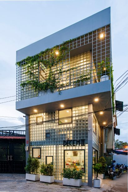 House with glass brick walls