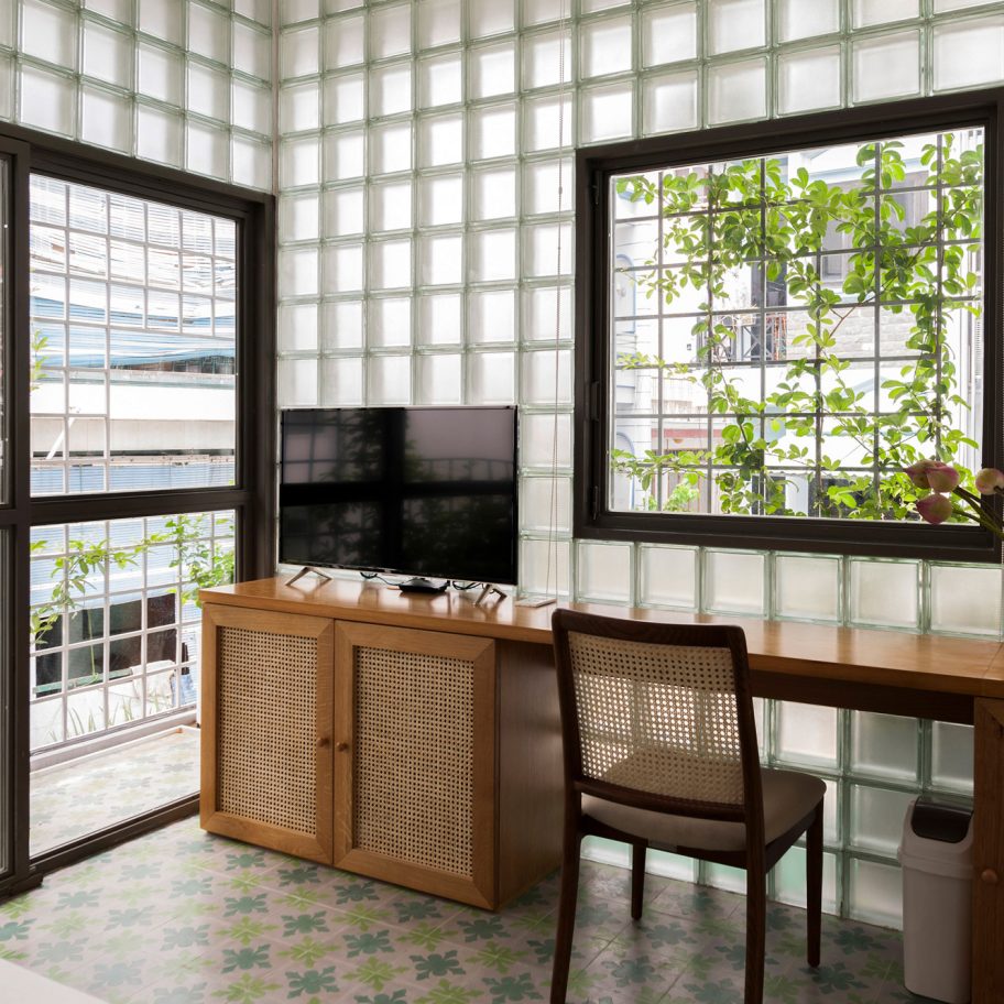 Glass Brick Micro House in Ho Chi Minh City