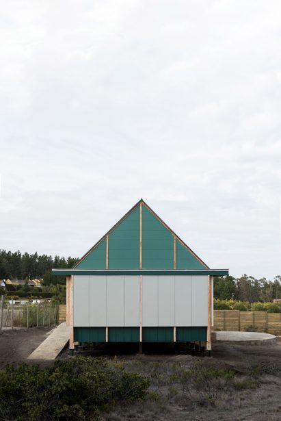 Short elevation of SP House by (E)StudioRO in Chile