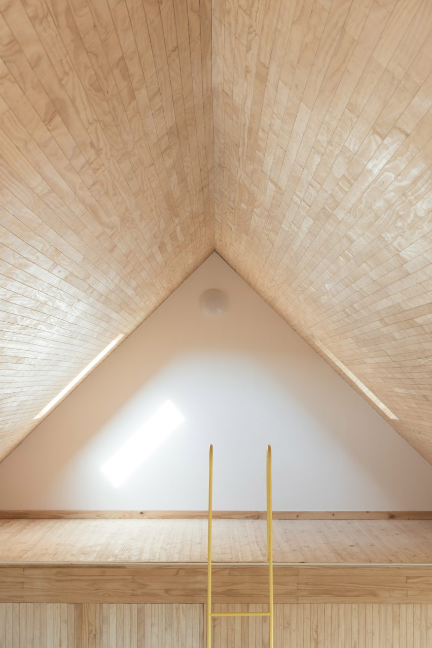 Pinewood interiors inside of SP House by (E)StudioRO in Chile