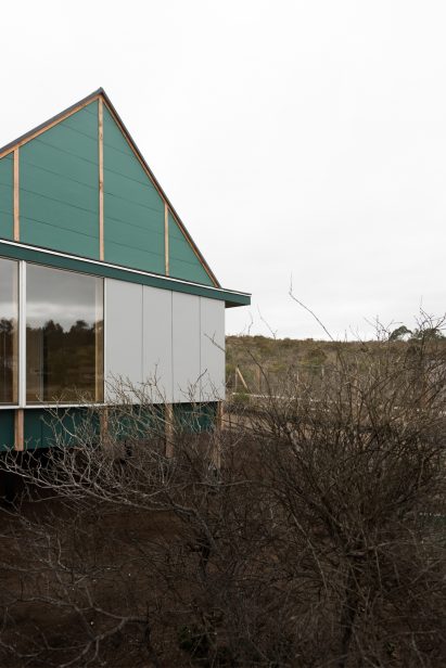 Short elevation of SP House by (E)StudioRO in Chile
