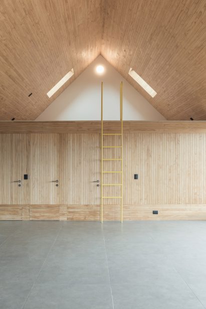 A living area inside of SP House by (E)StudioRO in Chile