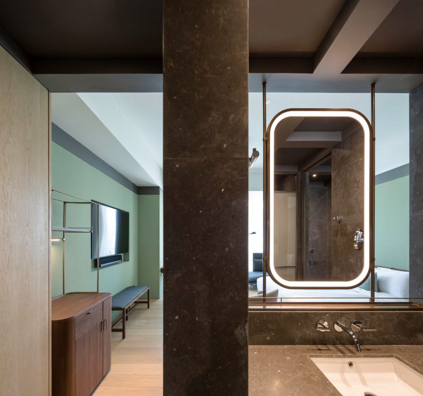 Bathrooms of The Sukhothai Shanghai hotel