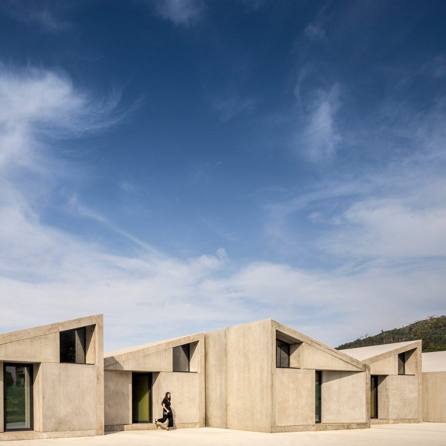 VDC modular prefabricated concrete housing by Summary in Portugal