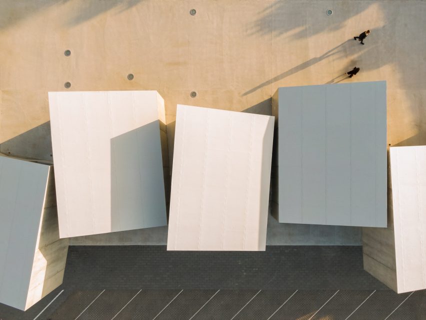VDC modular prefabricated concrete housing by Summary in Portugal
