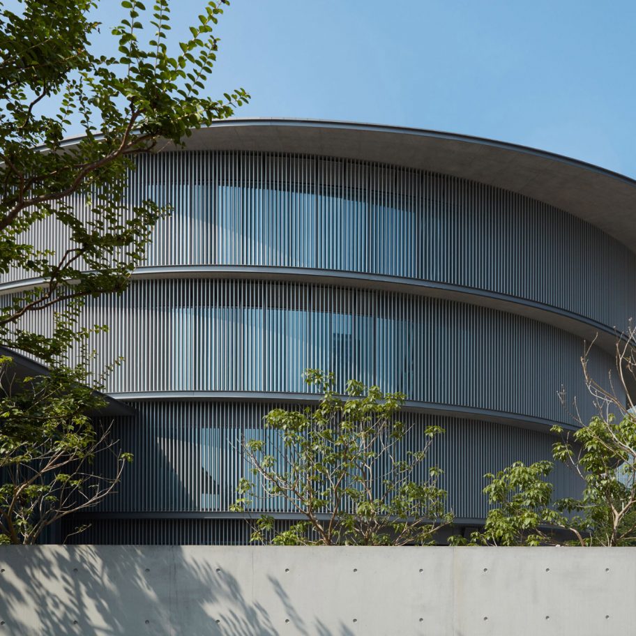 The exterior of Tadao Ando's cylindrical He Art Museum in China