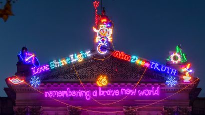 Pediment of the Remembering A Brave New World installation by Chila Kumari Sigh Burman for Tate Britain