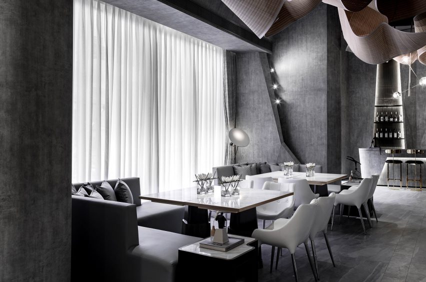 The Flow of Ecstatic bar interiors by Daosheng Design