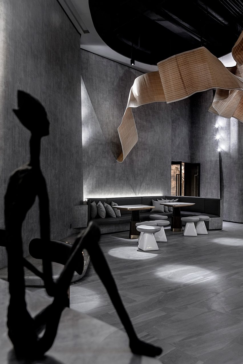 The Flow of Ecstatic bar interiors by Daosheng Design