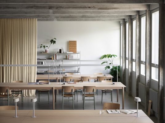 Table combination of Thomas Bentzen's The Linear System Series for Muuto