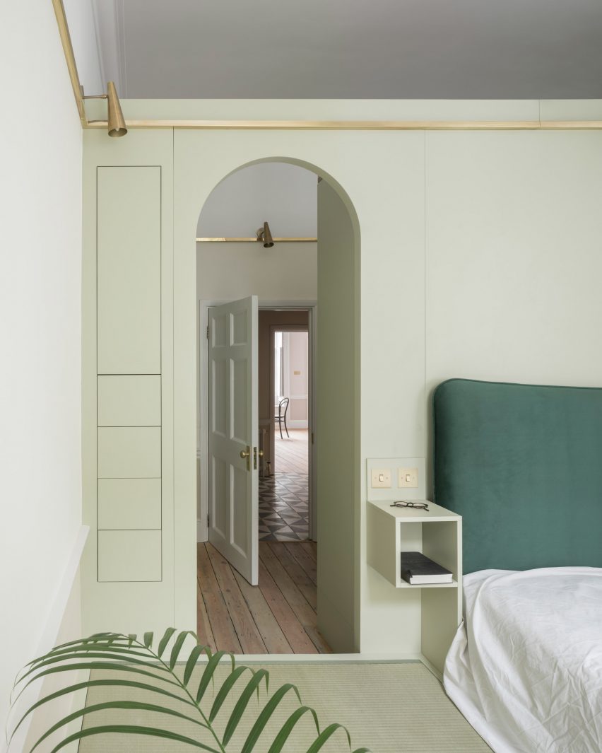 Bedroom of Upper Wimpole Street apartment by Jonathan Tuckey Design