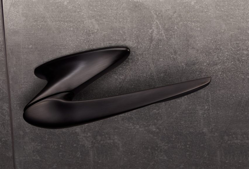 Black Nexxa door handle by Zaha Hadid Architects and Izé
