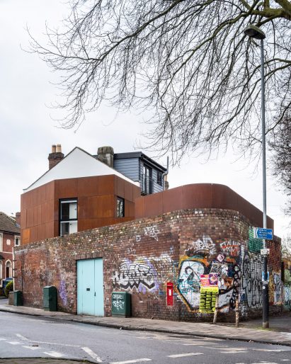 Corte-clad house