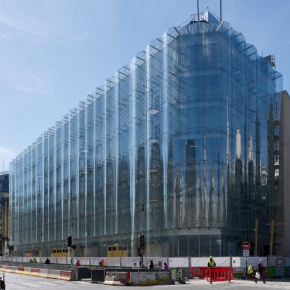 The exterior of the renovated La Samaritaine by SANAA