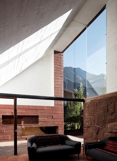 Lounge in Casa Huayoccari by Barclay & Crousse