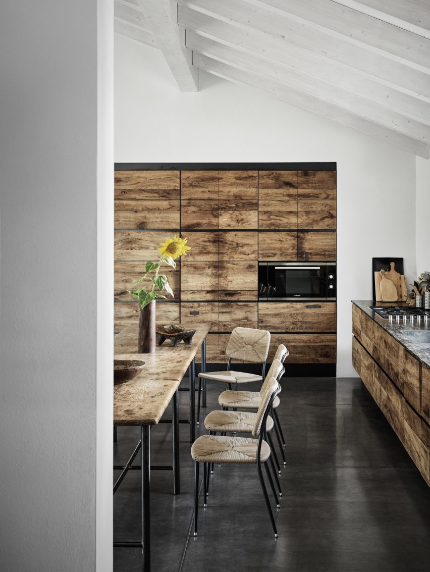 Country House in the Piacenza Hills by Studio Koster