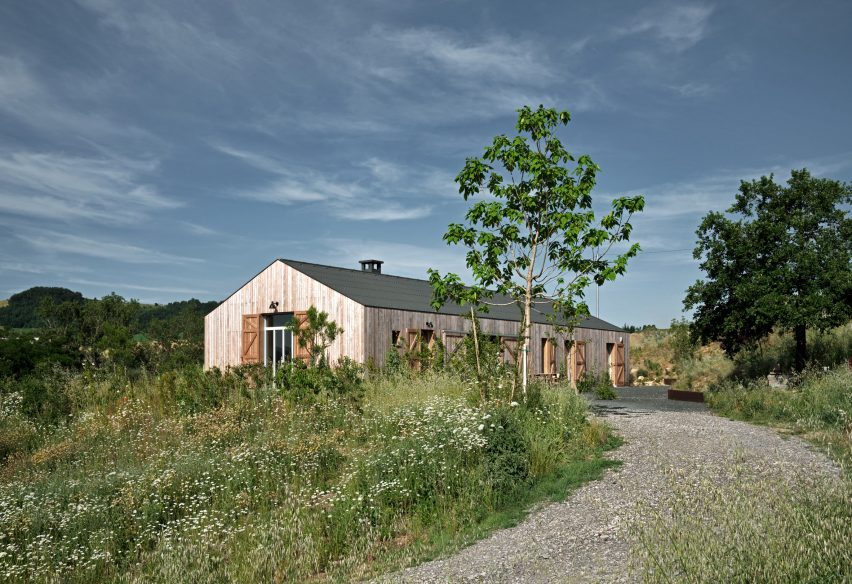 Country House in the Piacenza Hills by Studio Koster