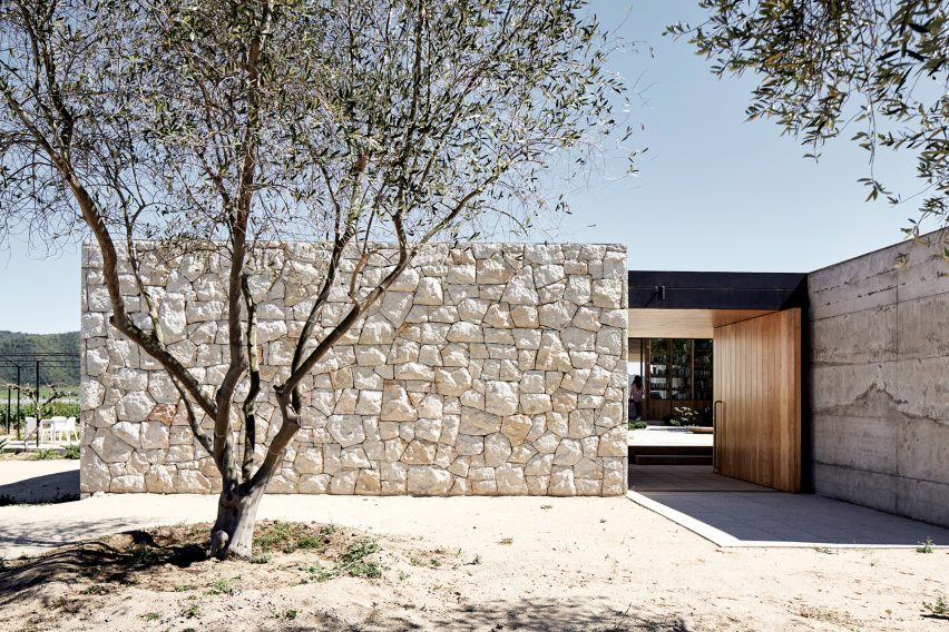Casa Tapihue by Matías Zegers Arquitectos