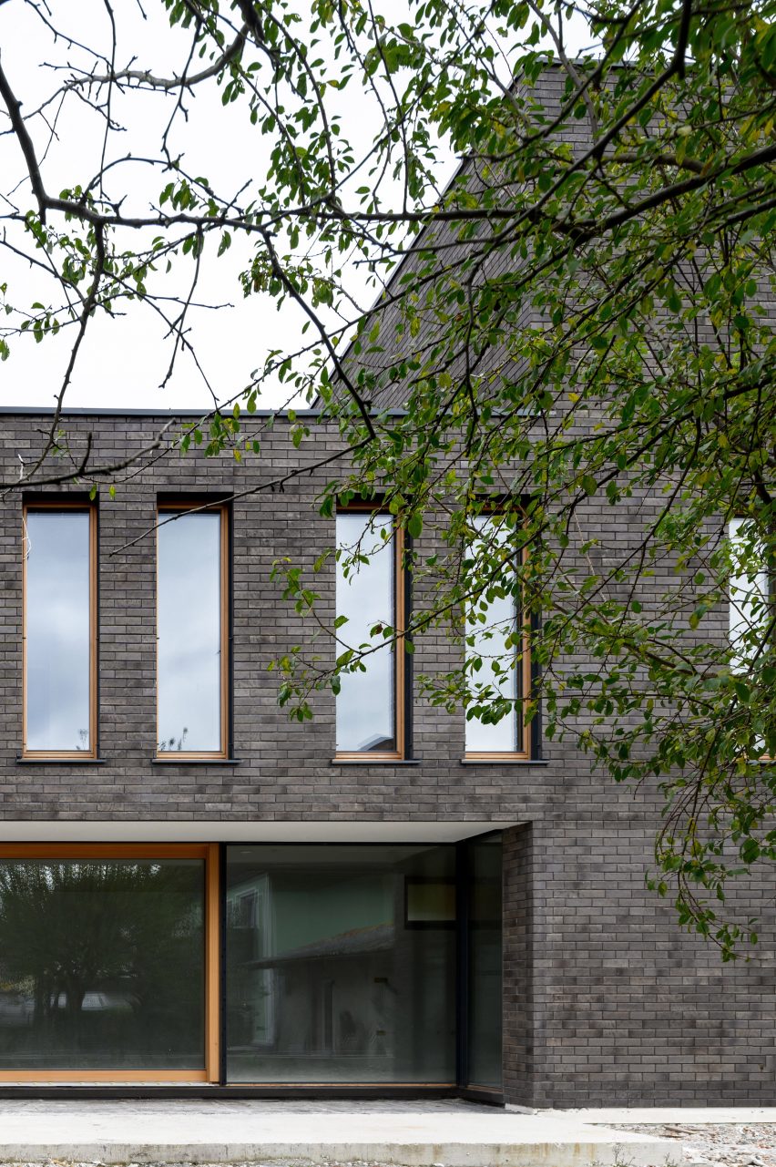 The Double Brick House by Arhitektura