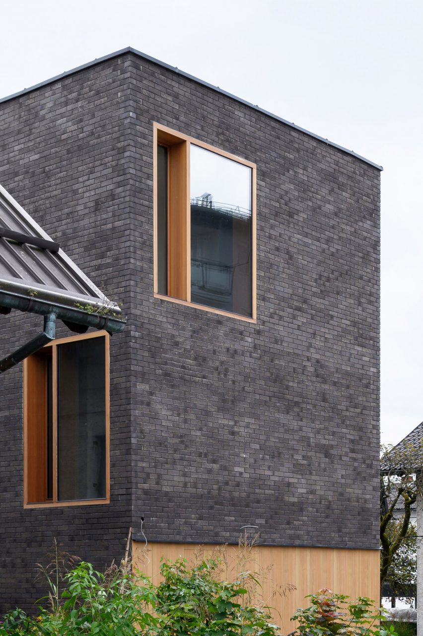 The Double Brick House by Arhitektura