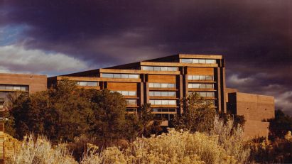 The exterior of the Museum of Indian Arts and Culture by Edward Mazria