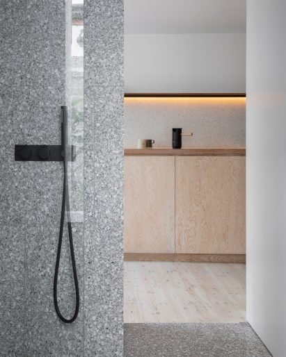Bathroom of ER Residence by Studio Hallett Ike
