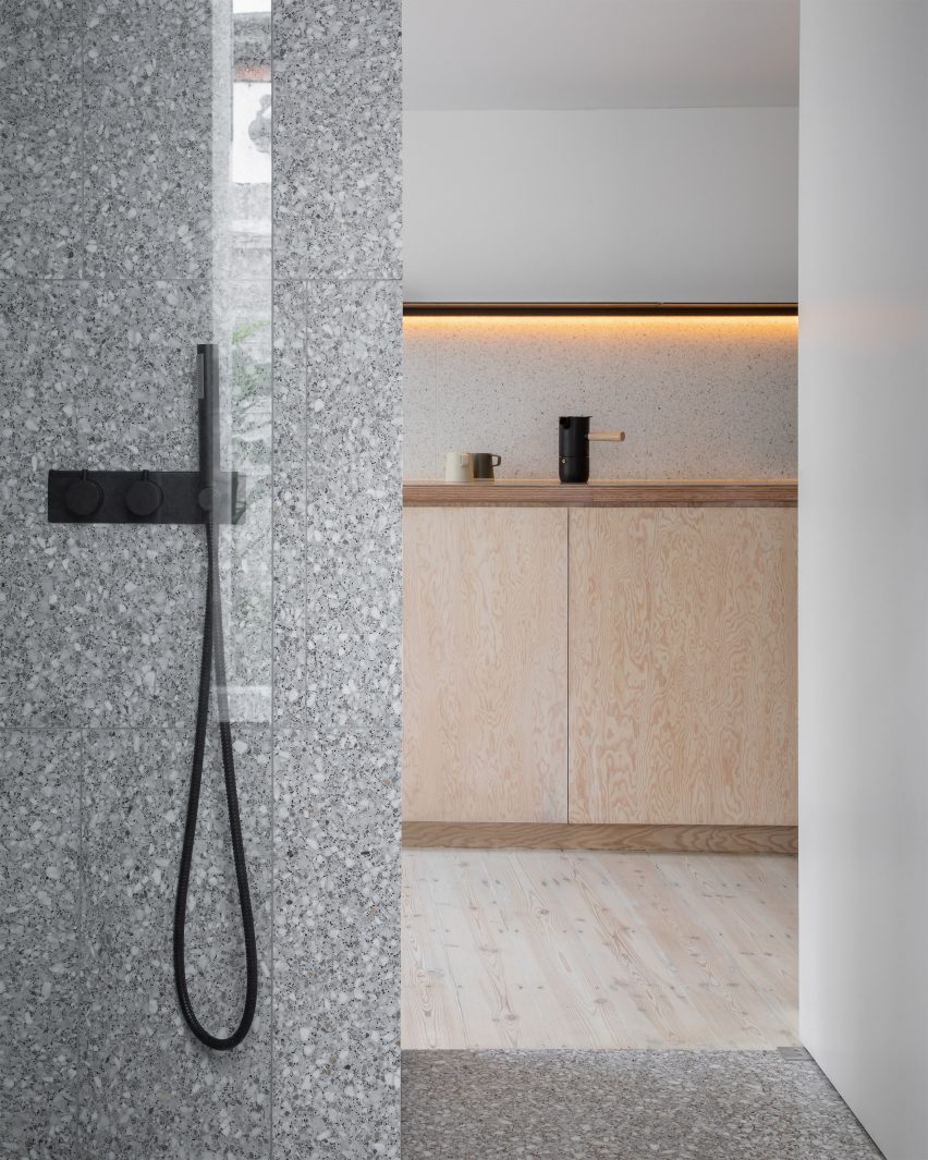Bathroom of ER Residence by Studio Hallett Ike