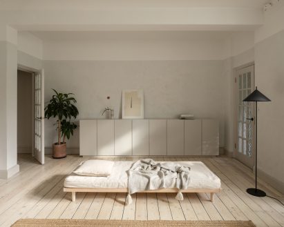 Living area of ER Residence by Studio Hallett Ike