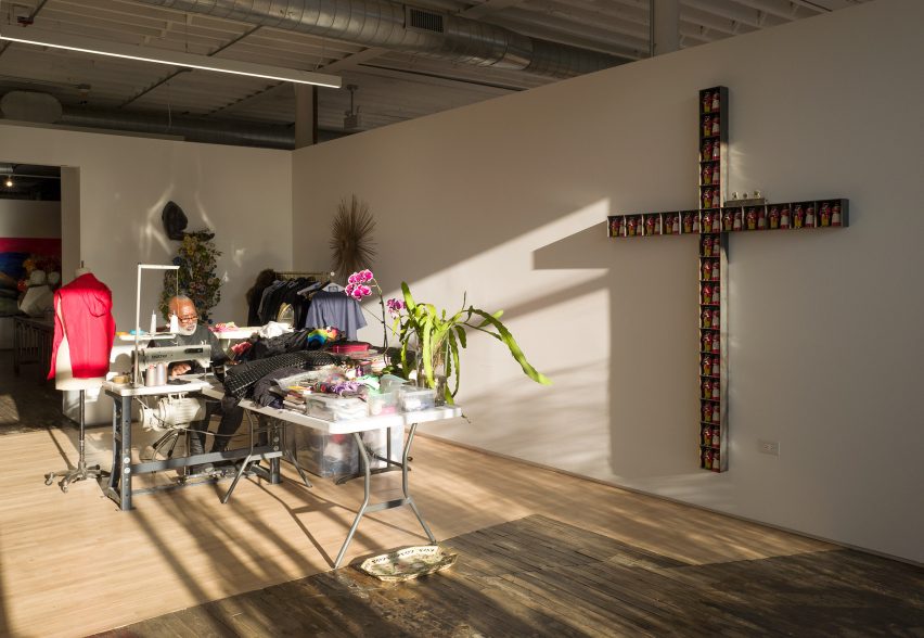 A studio inside of Facilty, Chicago, by Carlo Parente