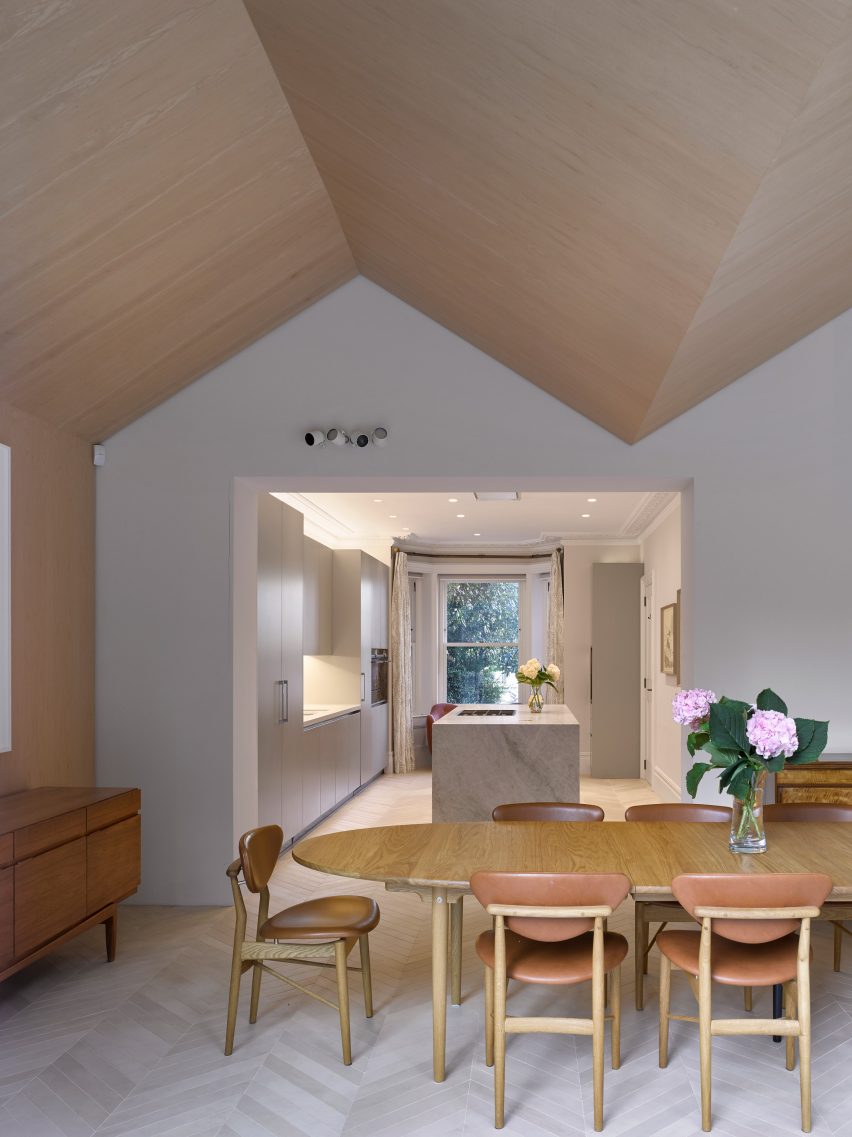 New dining room in Hampstead House by Dominic McKenzie Architects