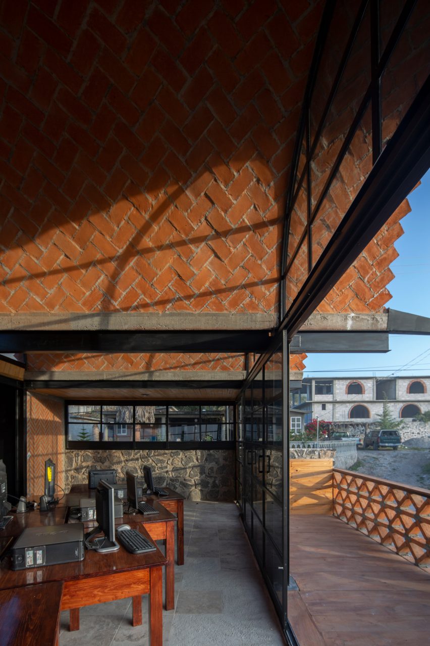 Hñähñu Multimedia Center by Aldana Sanchez Architects