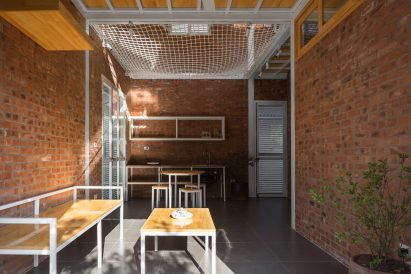 Nets inside the HOUSE by H&P Architects