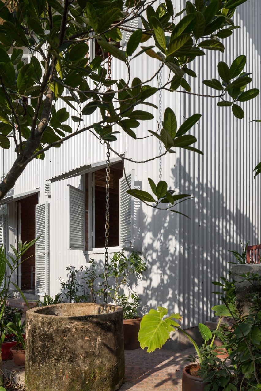 Side view of HOUSE by H&P Architects