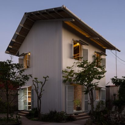 HOUSE by H&P Architects at night