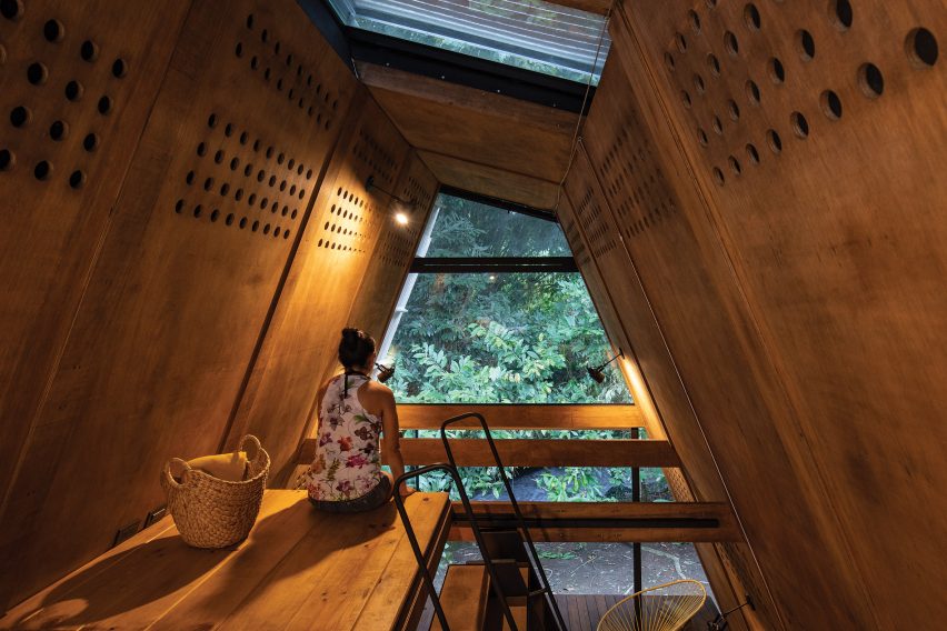 The bedroom of the Huaira cabin by Diana Salvador and Javier Mera in Ecuador