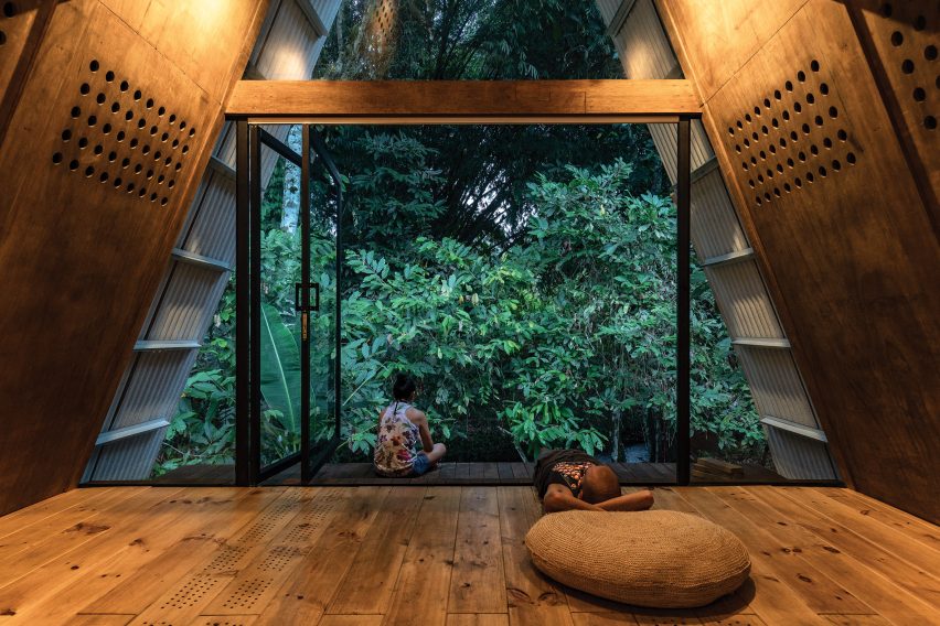 The living area inside of the Huaira cabin by Diana Salvador and Javier Mera in Ecuador