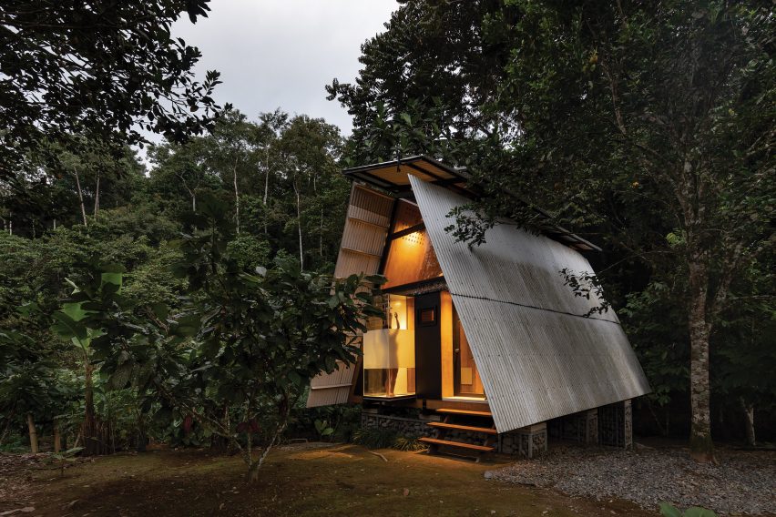 The front of the Huaira cabin by Diana Salvador and Javier Mera in Ecuador