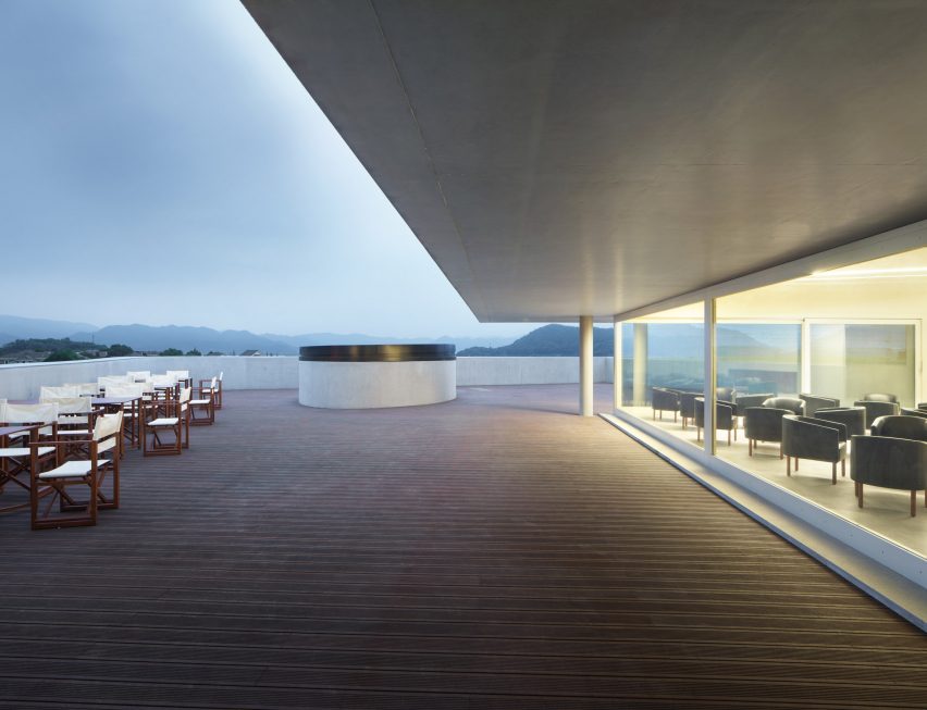 The roof terrace of the Huamao Museum of Art and Education by Álvaro Siza and Carlos Castanheira